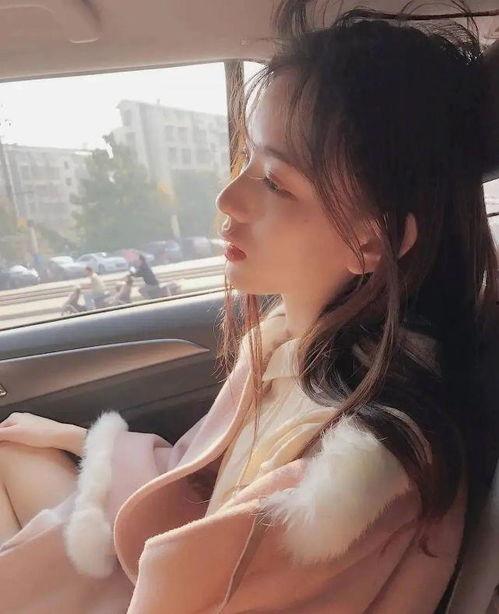 女生网红吃瓜图片,揭秘女生网红吃瓜背后的故事”