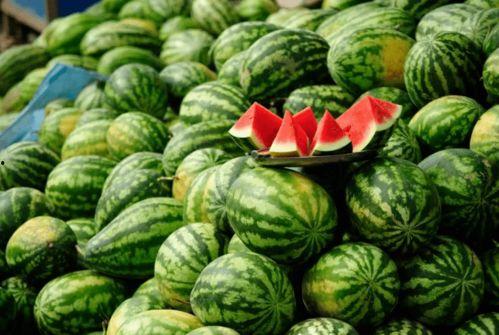 建湖网红吃瓜事件真相是真的吗,真相揭秘，还原事件始末