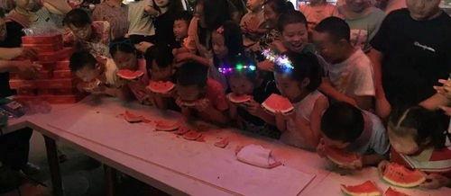 网红吃瓜街,揭秘网络红人的幕后生活