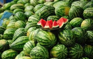 泰安网红吃瓜事件真相,真相背后引人深思