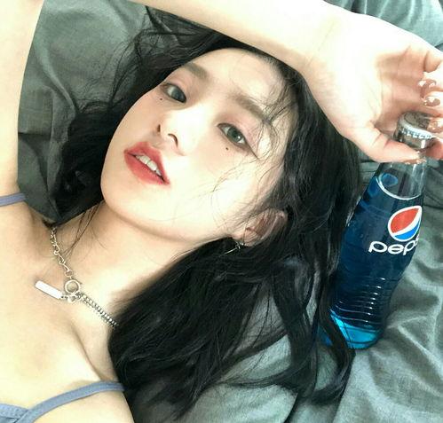 网红吃瓜搞笑头像女生