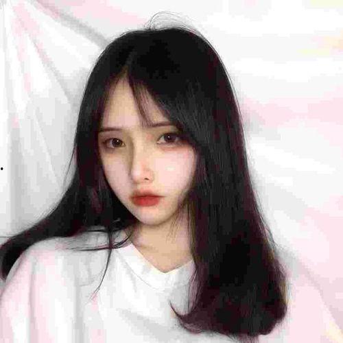 抖音网红吃瓜一男一女