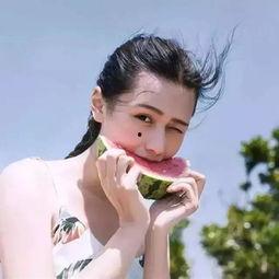 网红吃瓜头像搞笑女生版,搞笑女生版，笑料横生，欢乐无限